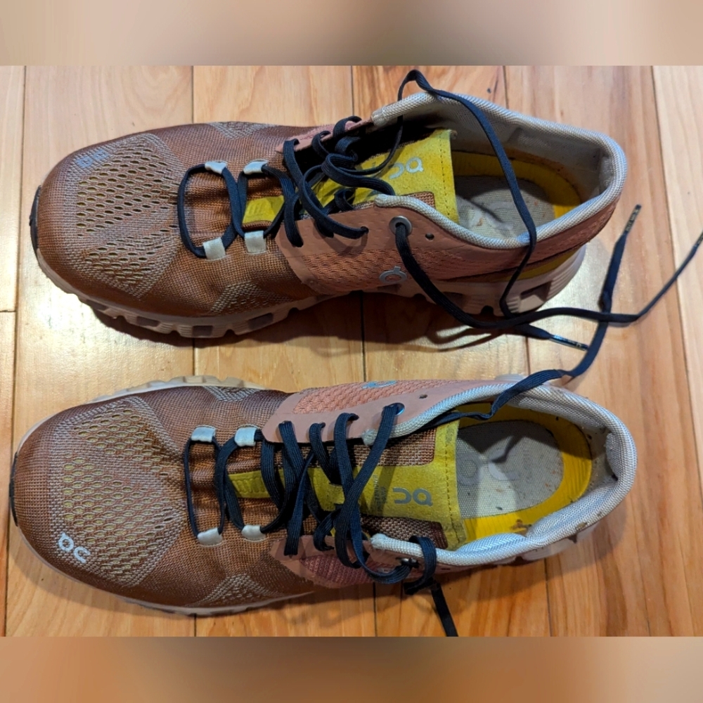 On Running Women's Cloud 5 Terry Sneakers in Mocha/Sand Color